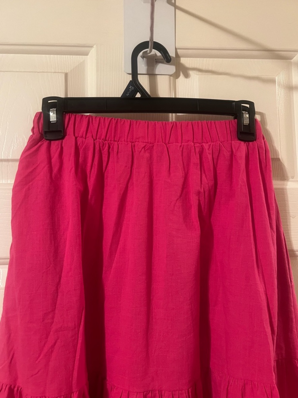 NWOT Women’s Barbiecore Pink Tiered Summer Rayon Maxi Skirt w Pockets Size Small - Picture 10 of 12